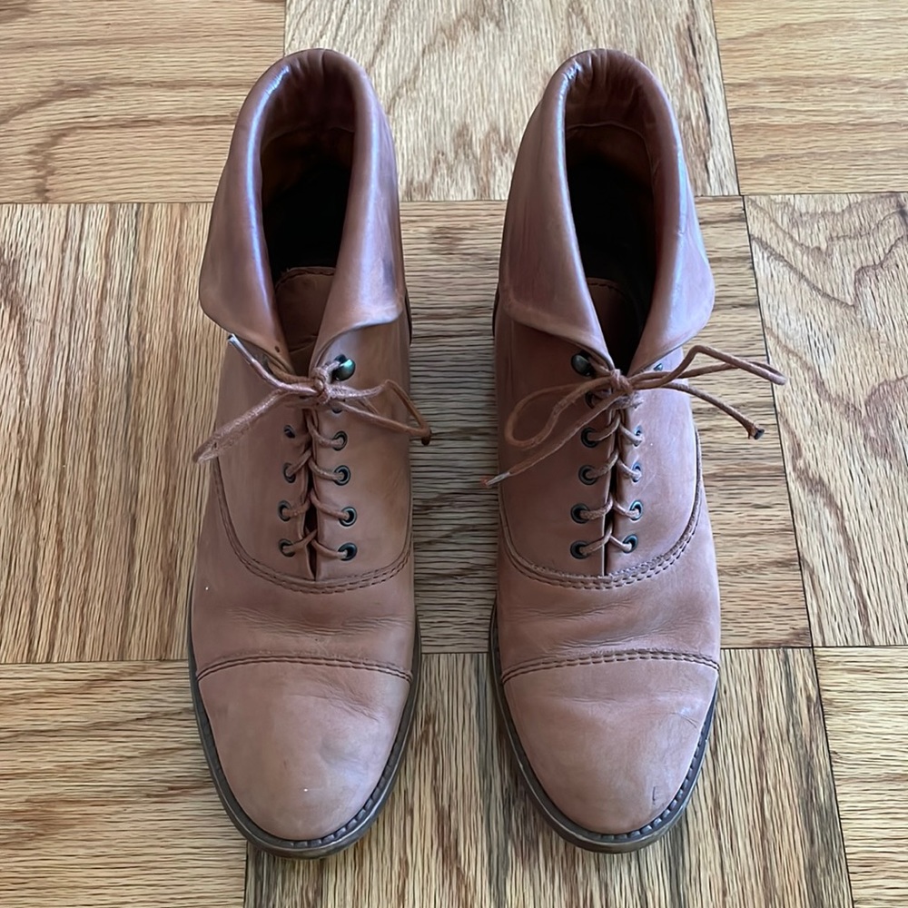 Madewell brown lace up leather boots size 8.5